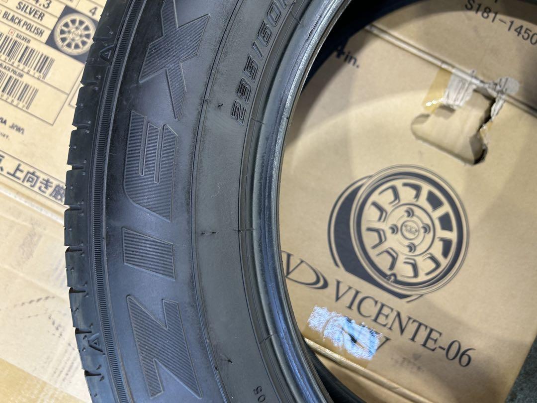 235/60R18 夏タイヤ　2本セット①