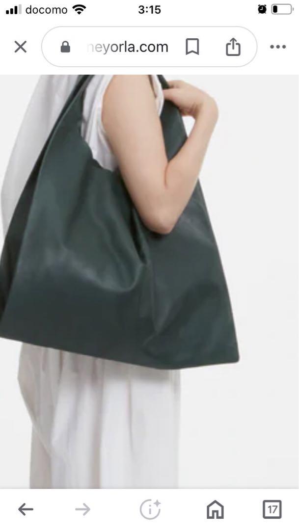 コートニーオーラ　seven shopperネイビーL