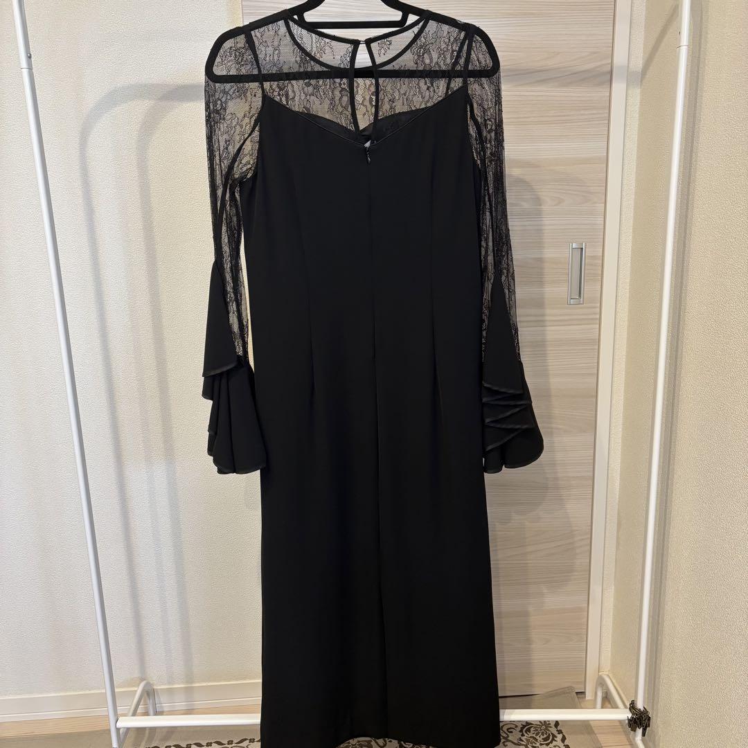 LILY BROWN ラッフルカフスワンピース ブラック
