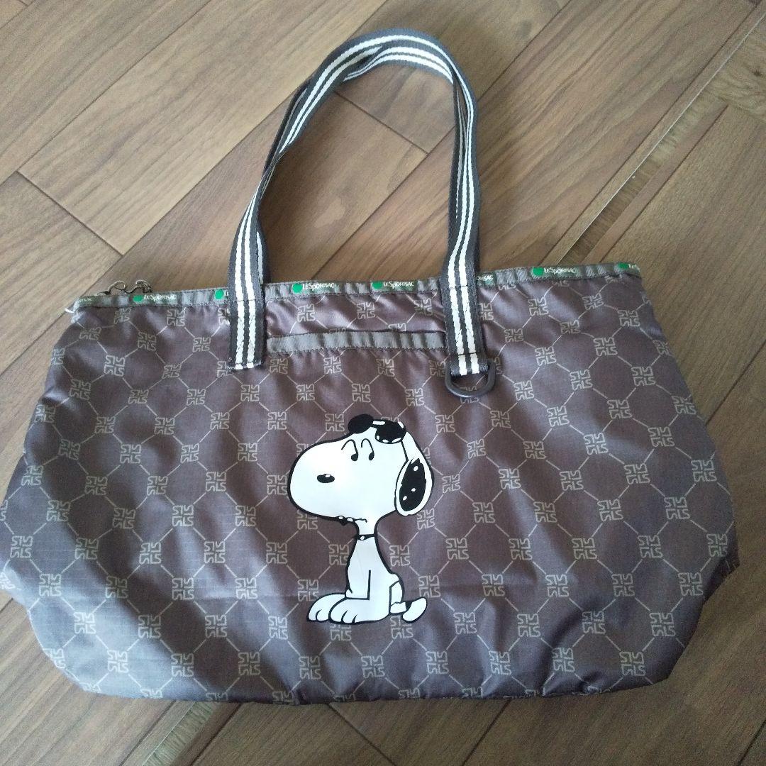 国内発送・すぐ届く【LESPORTSAC】スヌーピー ショルダー トート DELUXE EASY CARRY TOTEスヌーピーアンドウッドストックグリーン