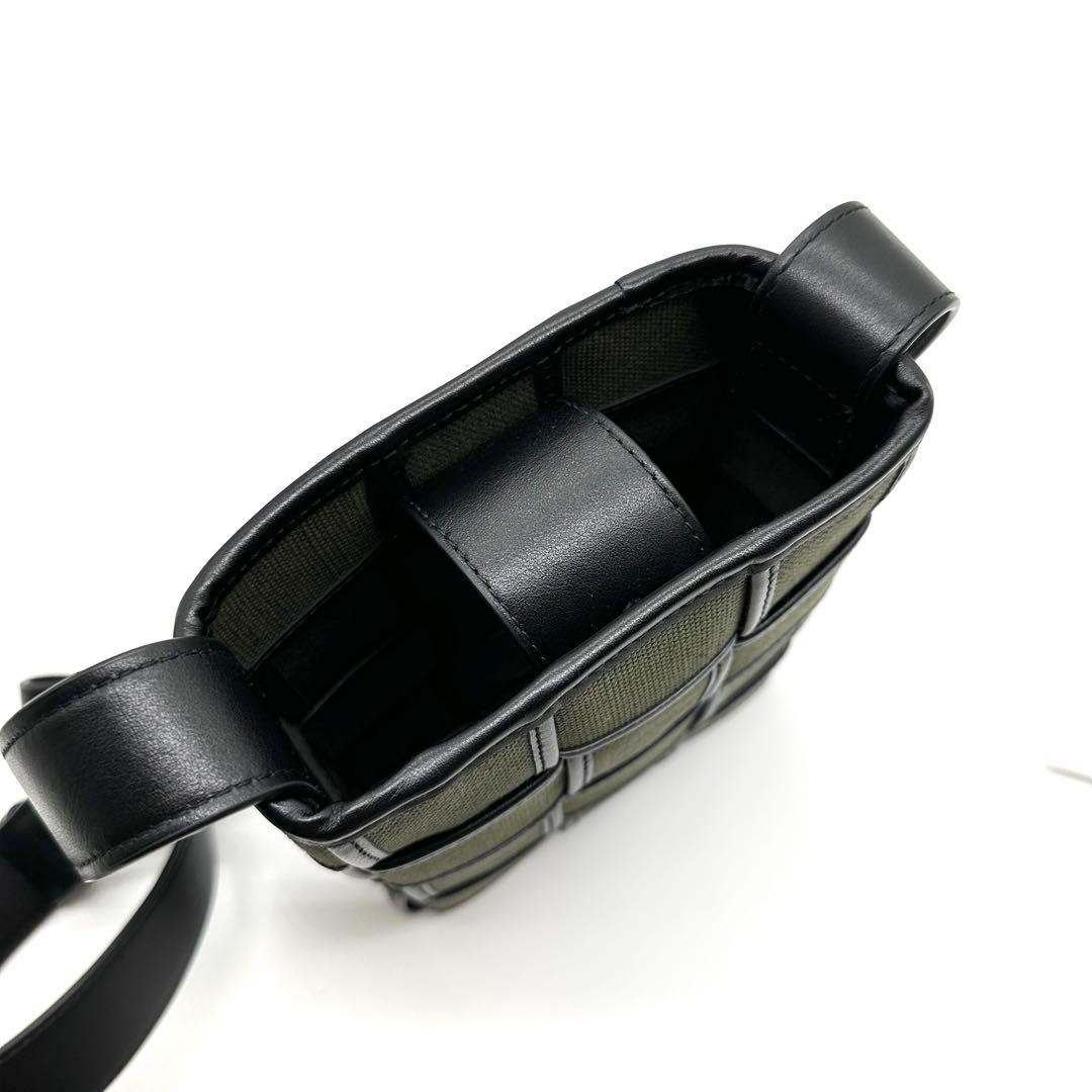 【新品未使用】BOTTEGA VENETA 　カセット　ショルダー　レザー