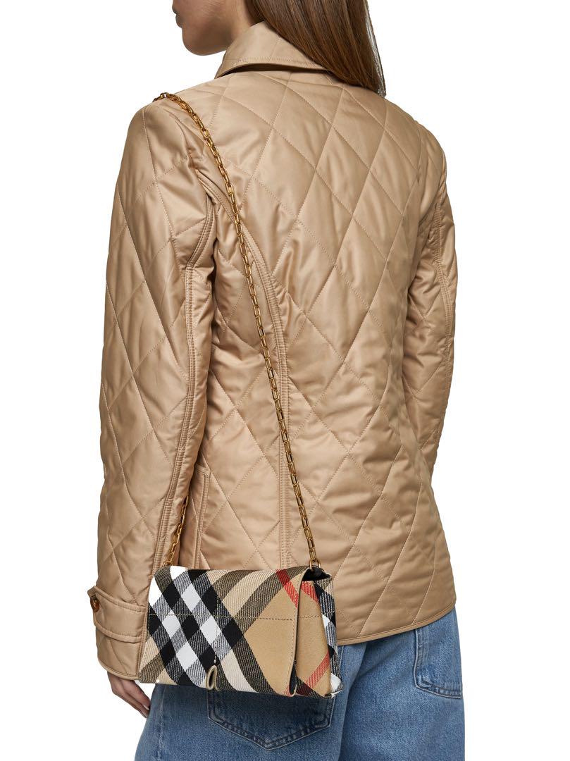新作‼️ BURBERRY 8103697スニップ チェーン ショルダーバッグ