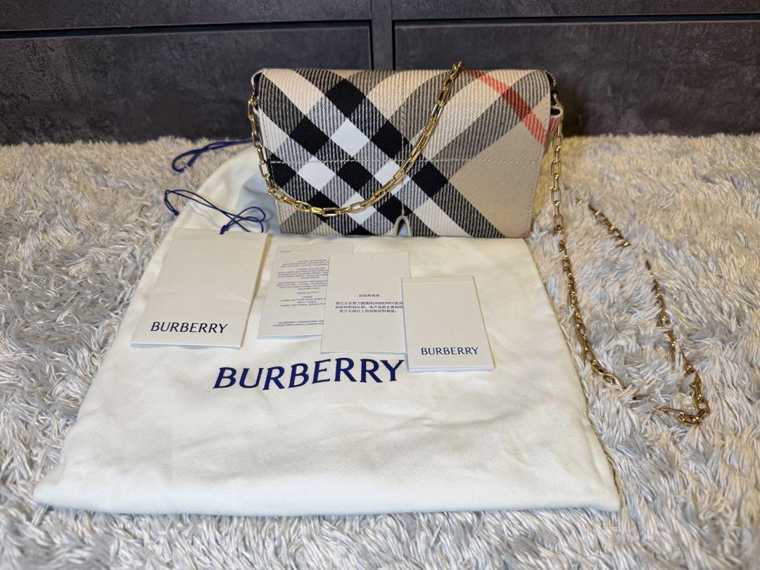 新作‼️ BURBERRY 8103697スニップ チェーン ショルダーバッグ