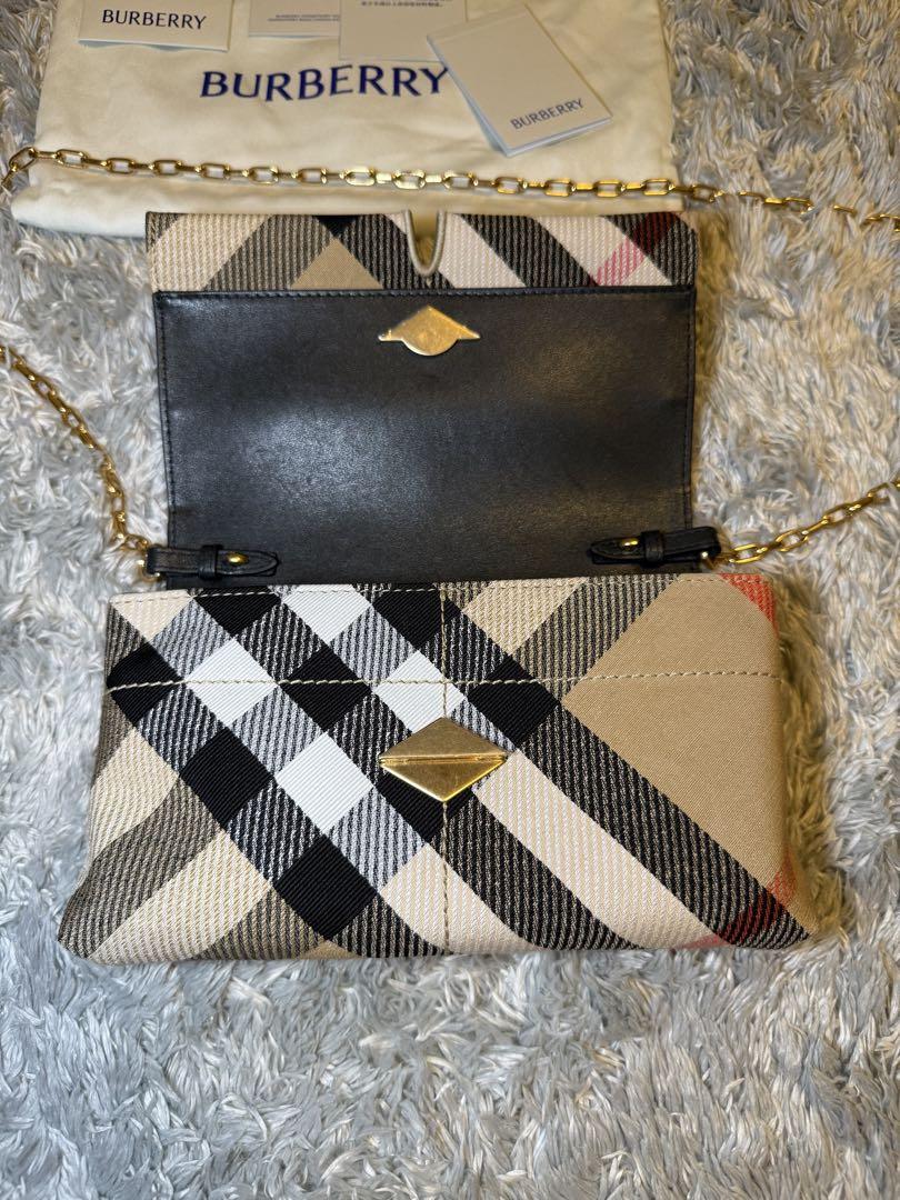 新作‼️ BURBERRY 8103697スニップ チェーン ショルダーバッグ 新作‼️ BURBERRY 8103697スニップ チェーン ショルダーバッグ