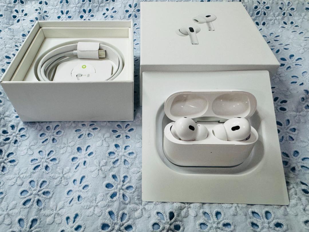 AirPods Pro 第2世代 (Lightning端子) 美品