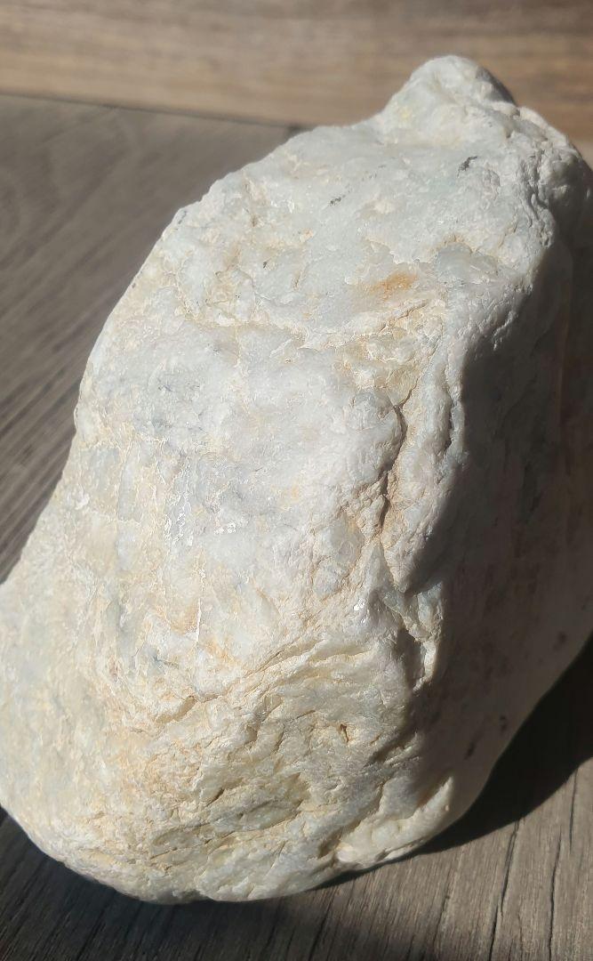 糸魚川翡翠　原石　1030g 透過良し (商品ID:ij-1)