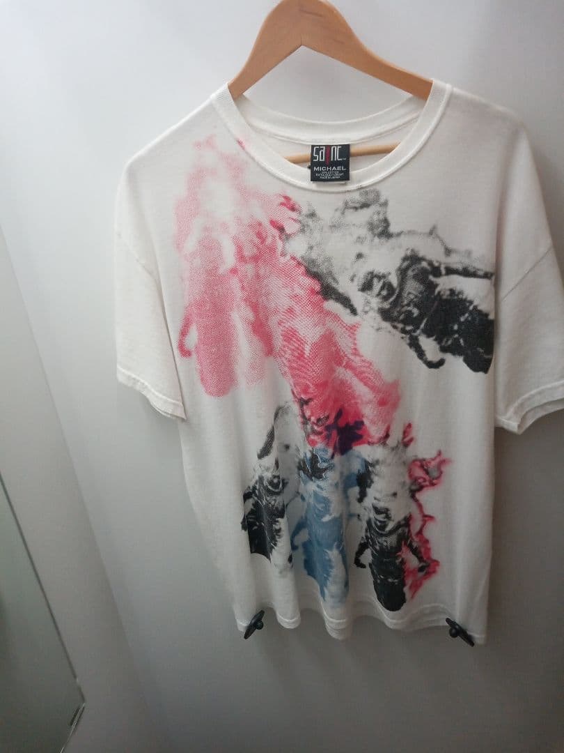 セントマイケル ホワイト グラフィック Tシャツ