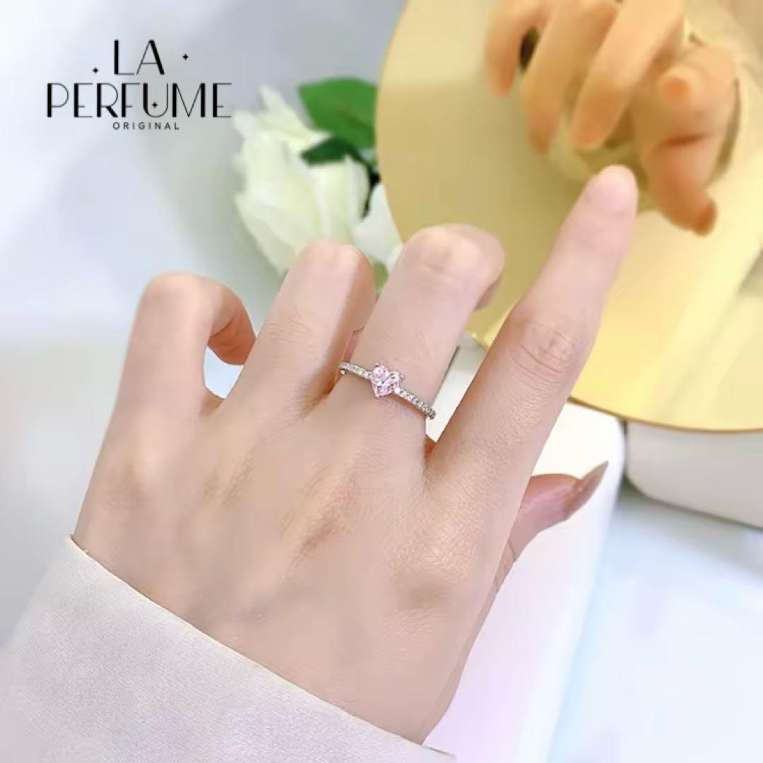 ハート ライトピンク 小さくて可愛い 人工高炭素ダイヤモンド キラキラ 指輪