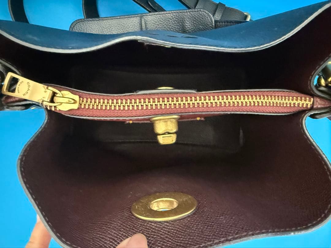 Coachコーチ黒のレザーショルダーバッグ