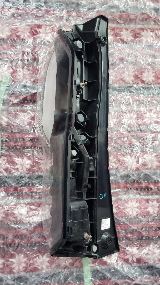 HONDA純正　NBOXカスタム　JF4 LEDテールランプ クリア R側