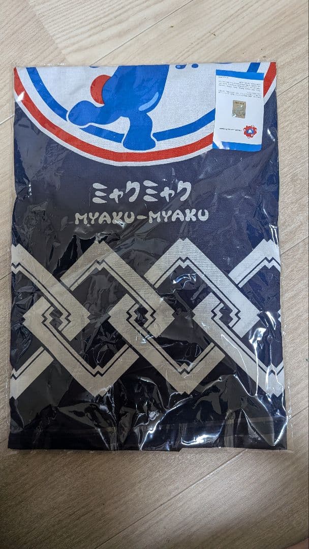 【海外定番】 大阪万博 ミャクミャク 法被 青赤デザイン新品、♥ 圧倒的な商品数を誇る本店! 