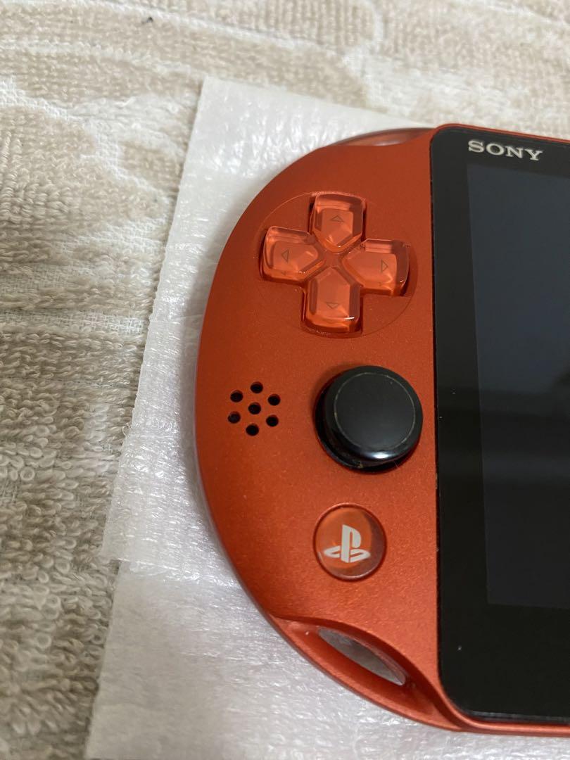 PS VITA PCH-2000 メタリックレッド メモリーカード8GB付き（25