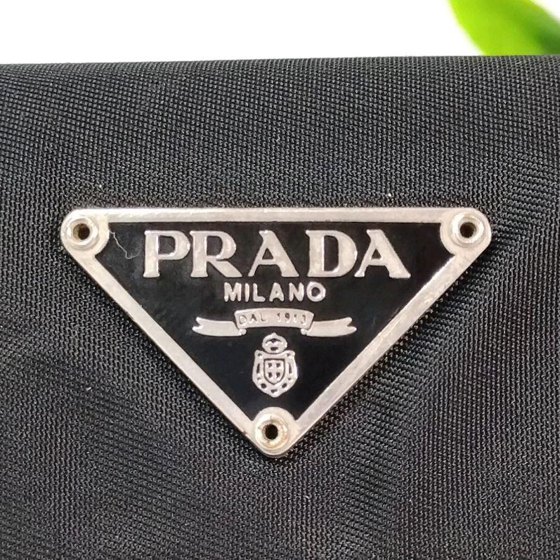 く*み様 PRADA プラダ ナイロン テスート ブラック 大容量 三角プレート PRADA プラダ ナイロン テスート ブラック 大容量 三角プレート