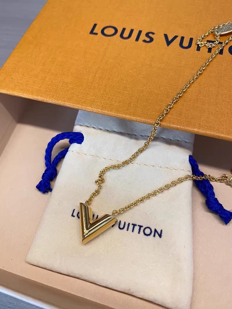 希少 LOUIS VUITTON V字型ネックレス - メルカリ