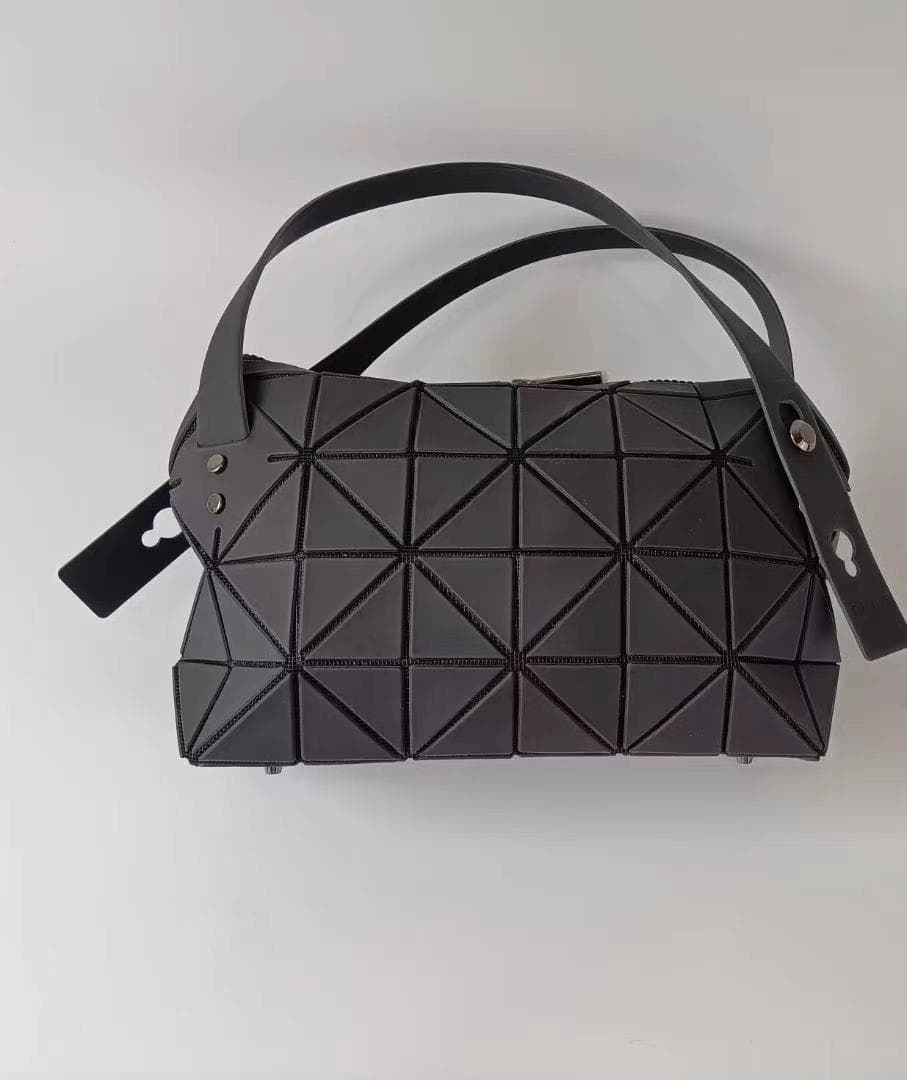 美品 ISSEY MIYAKE BAOBAO ショルダーバッグ