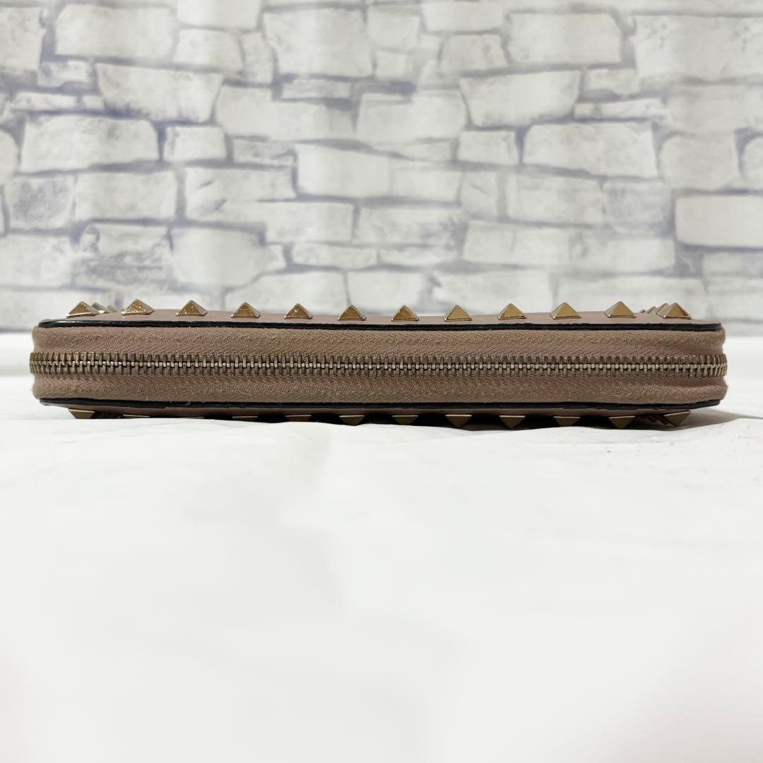 ヴァレンティノガラヴァーニ・ロックスタッズ レザー 長財布 グレージュ系 ヴァレンティノガラヴァーニ・ロックスタッズ レザー 長財布 グレージュ系