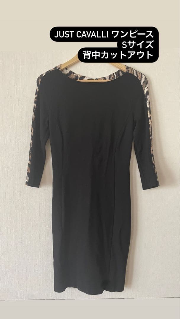 春新作の Just Cavalli 背中カットアウトワンピース ひざ丈ワンピース