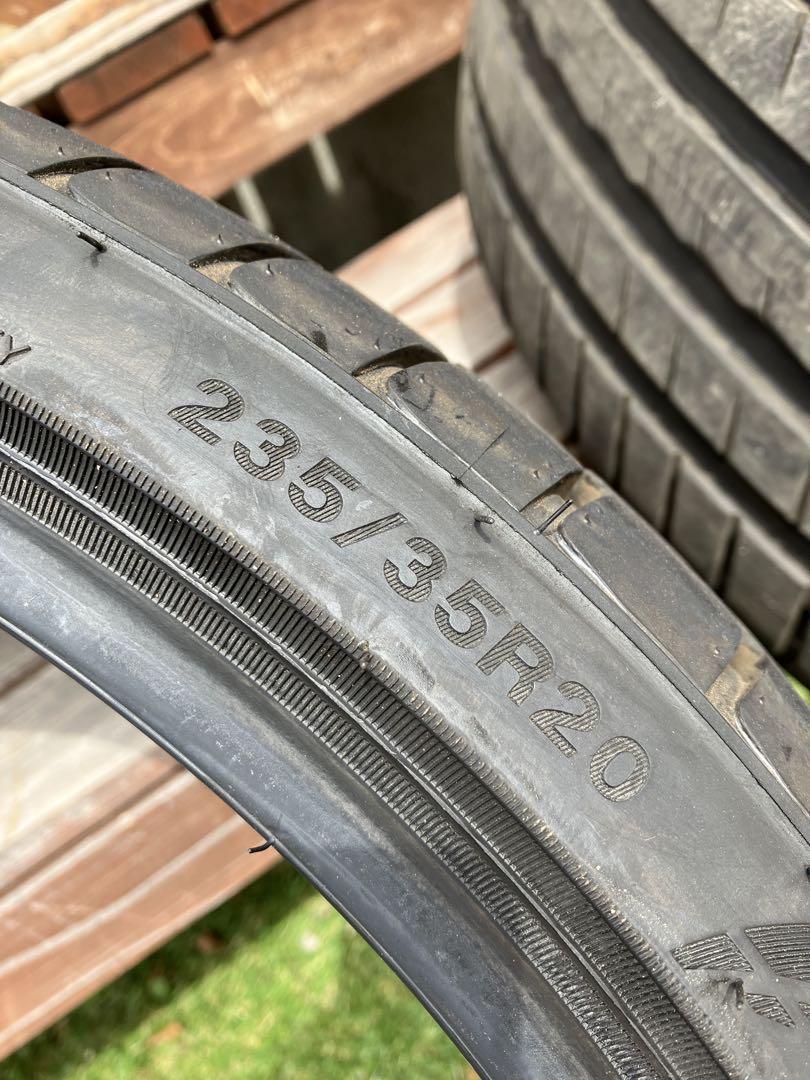 夏タイヤ　235/35R20 TRIANGLE 2本　2024年製