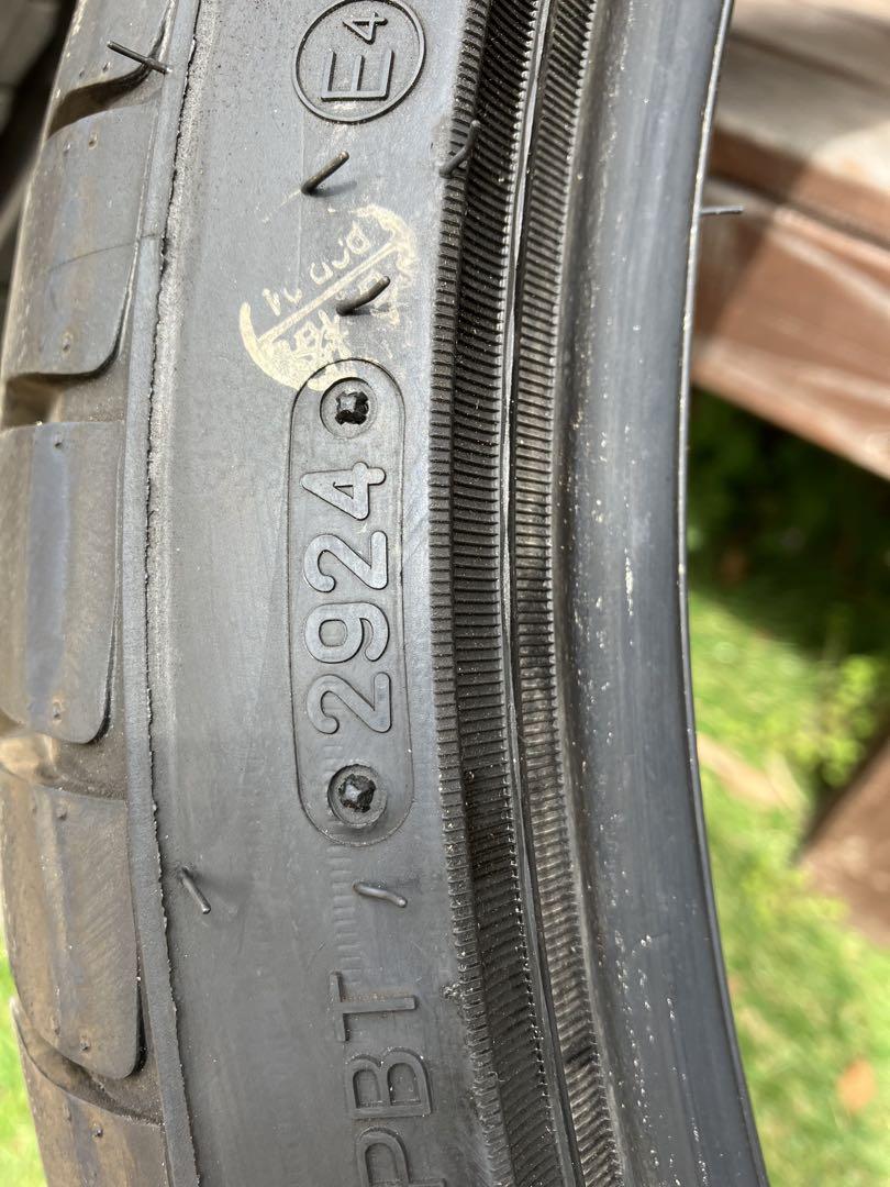 夏タイヤ　235/35R20 TRIANGLE 2本　2024年製