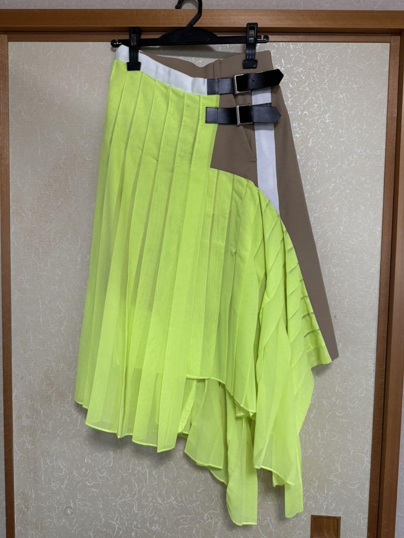 Sacai アシンメトリックプリーツスカート ネオンイエロー　カットソーセット