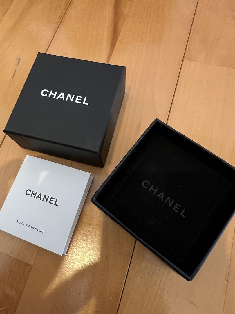 美品 CHANEL ピアス 空箱セット - メルカリ