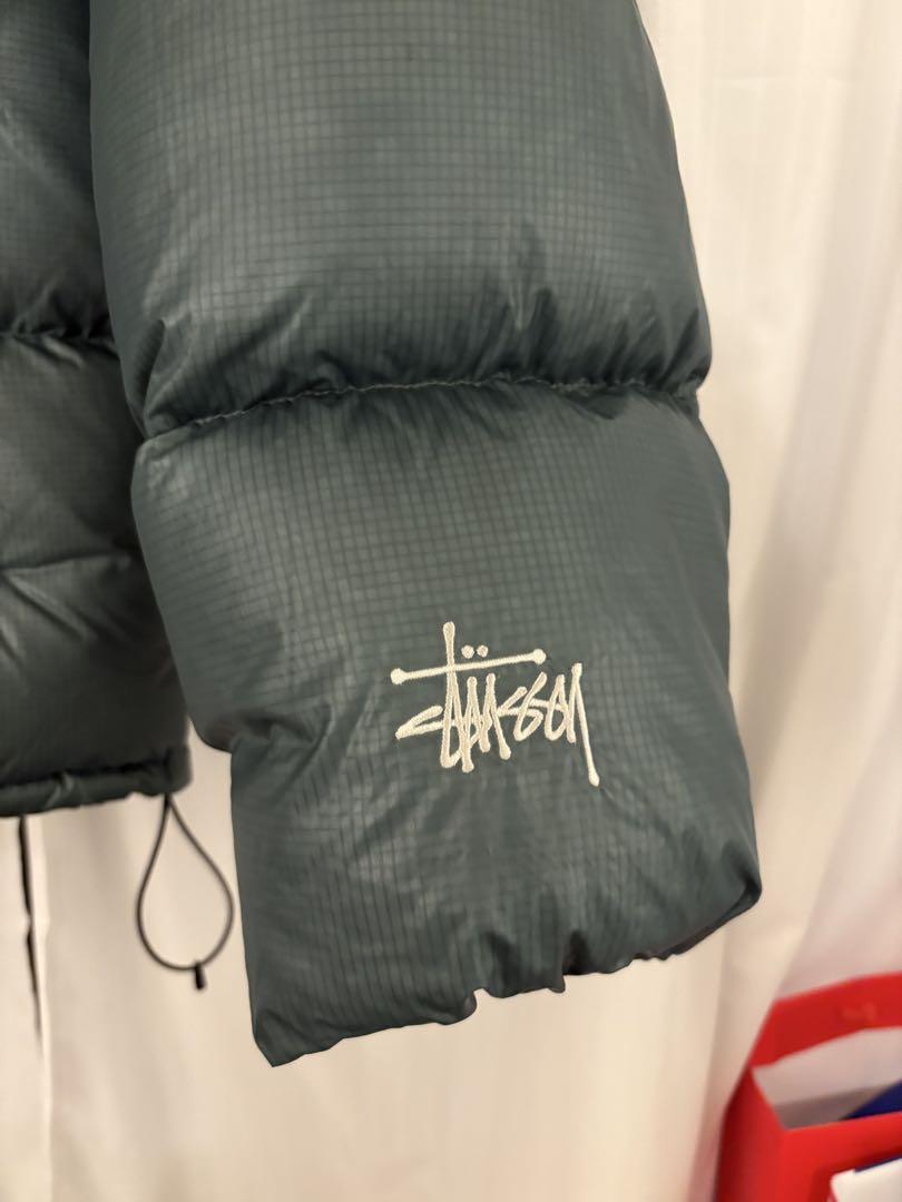 完売品　ステゥーシー　ダウン　23aw Lサイズ　stussy