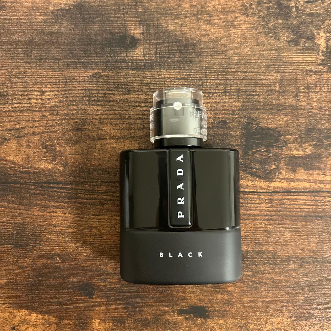 PRADA BLACK 香水