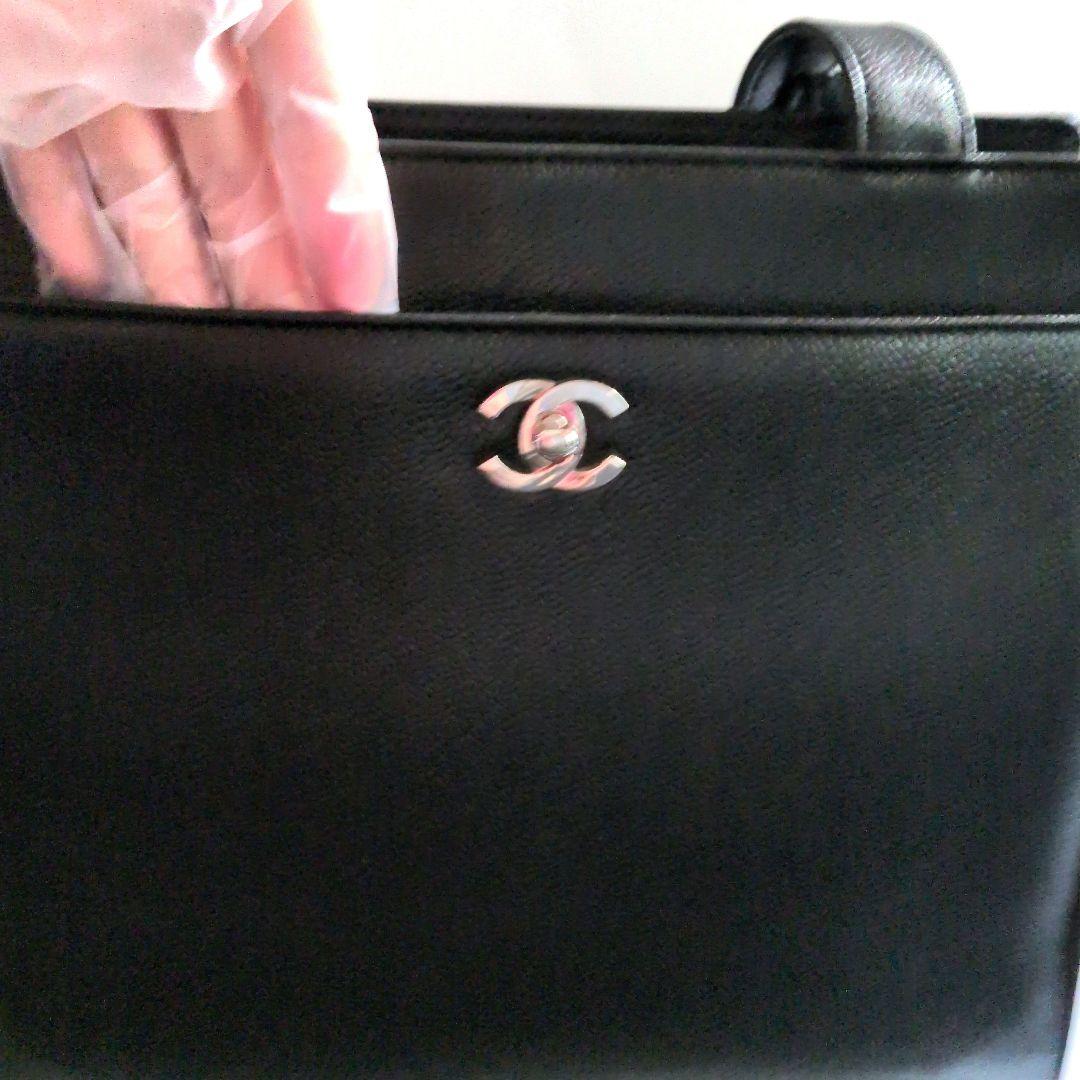 CHANEL ブラックレザー トートバッグ（袋付き）