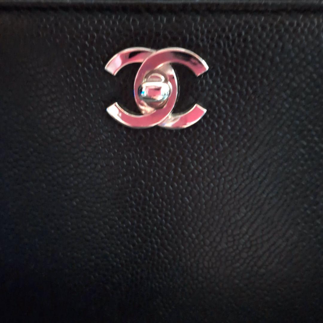CHANEL ブラックレザー トートバッグ（袋付き）