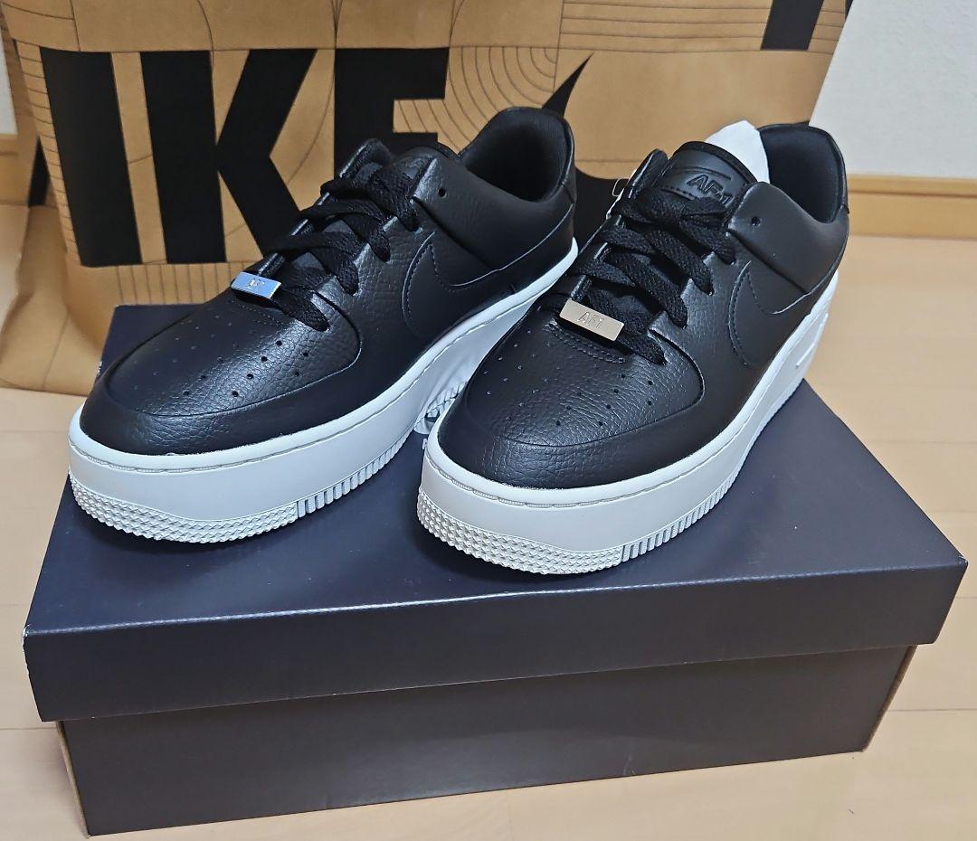 NIKE Air Force 1 ブラックレザー