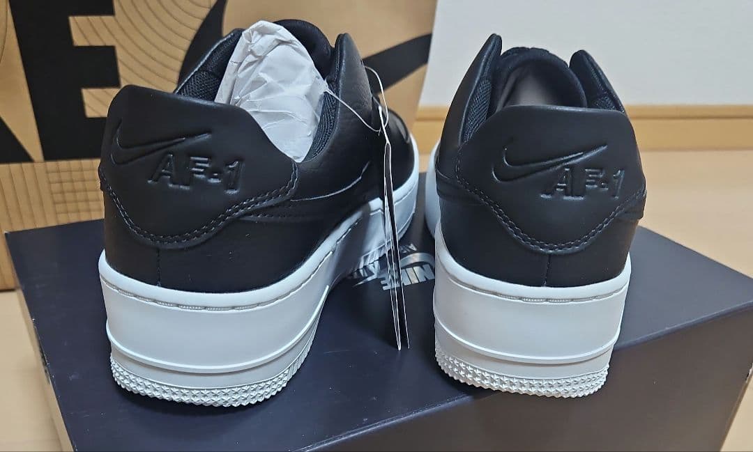 NIKE Air Force 1 ブラックレザー