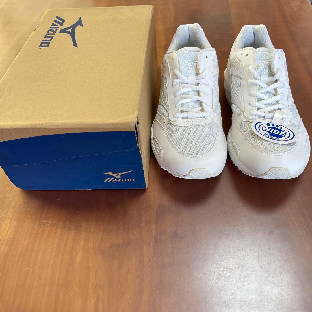 ☆ミズノトレーニングシューズ 26.0cm ワイド☆ホワイト 未使用