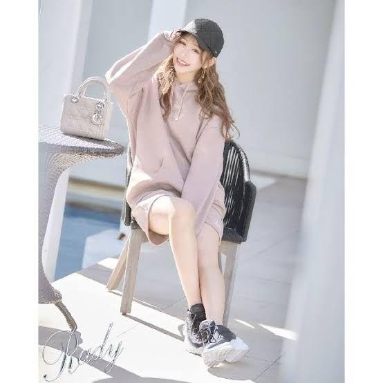 Rady 新品未使用タグ付き ロゴtシャツ ネオンピンク ネイビー M 大人気