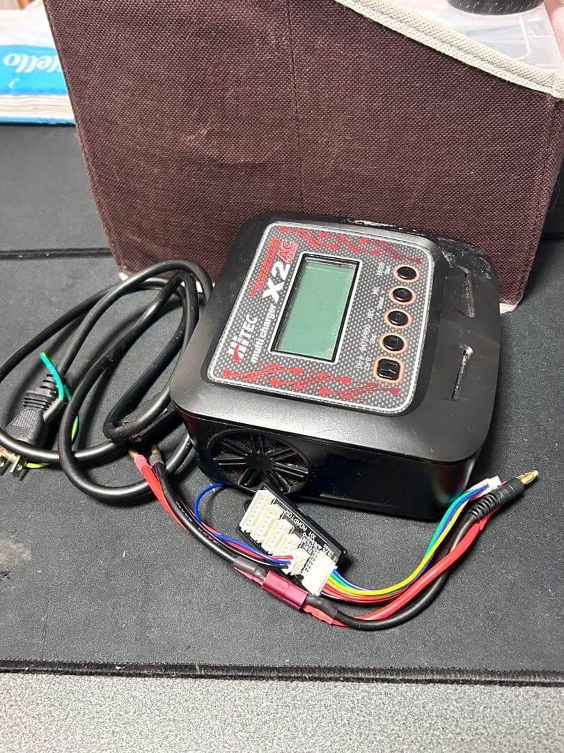 ラジコン充電器やや傷や汚れあり