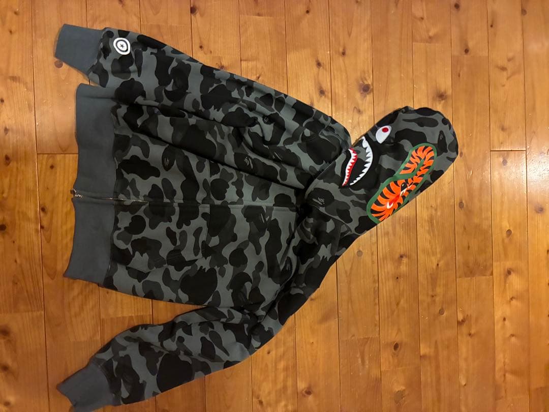 ✨希少✨エイプ　迷彩柄 シャークデザイン パーカー