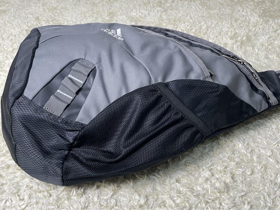 adidas ワンショルダーバッグ y2k スリングバッグ　グレー