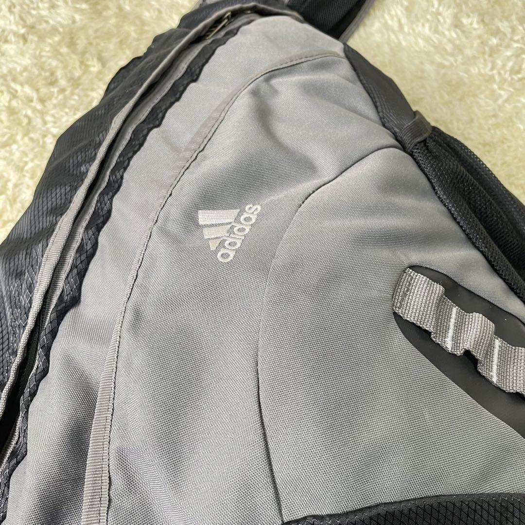 adidas ワンショルダーバッグ y2k スリングバッグ　グレー