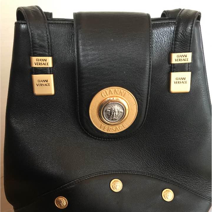 38940円 【コンビニ受取対応商品】 GIANNI VERSACE ヴェルサーチ セール中