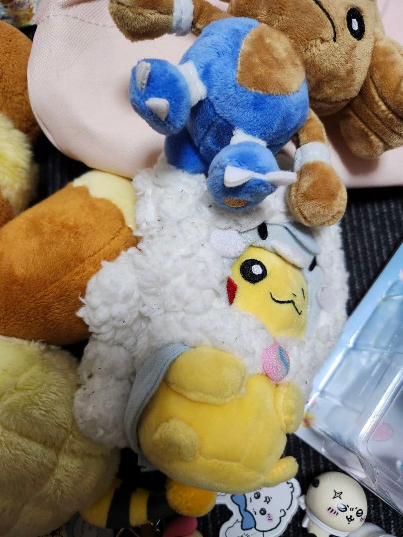 ご当地キティ　ポケモン　ぬいぐるみ　まとめ売り