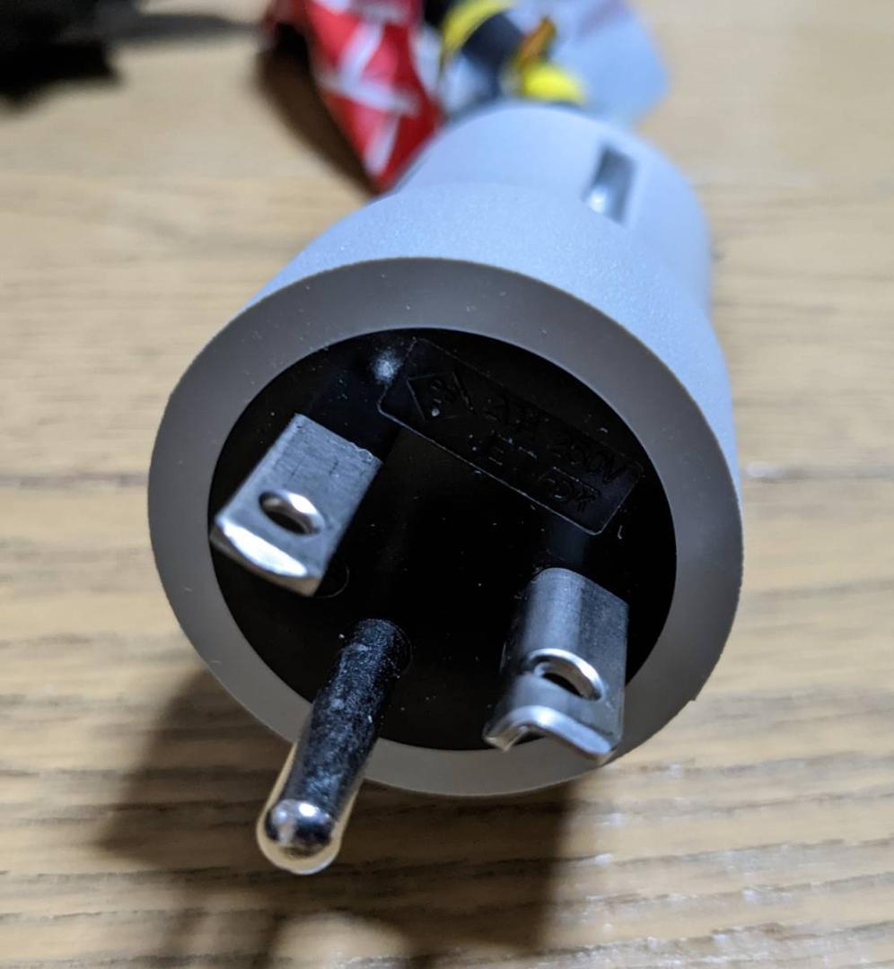 日産リーフ　EV充電ケーブル