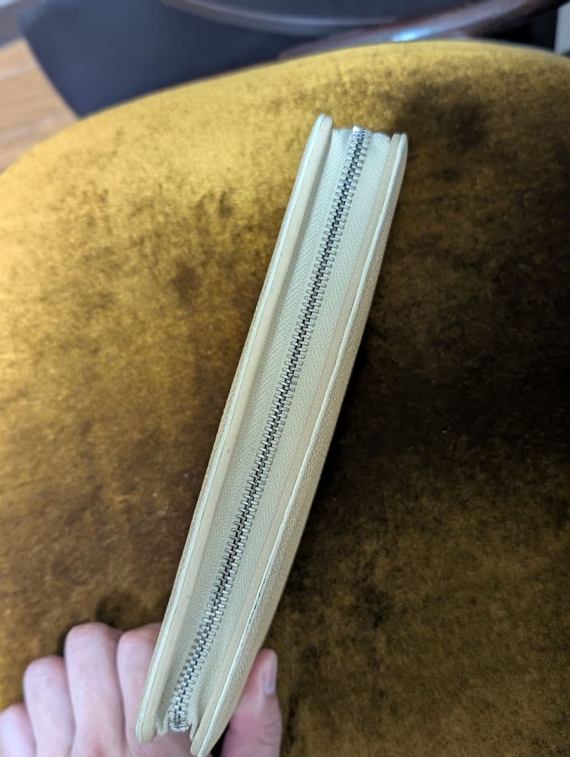 Atelier AKNAS ラウンドジップ長財布