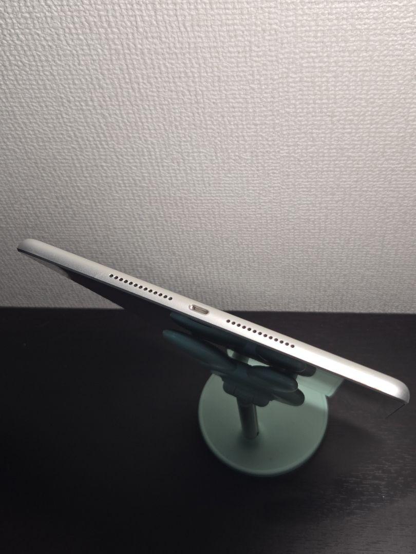 シルバー 64GB