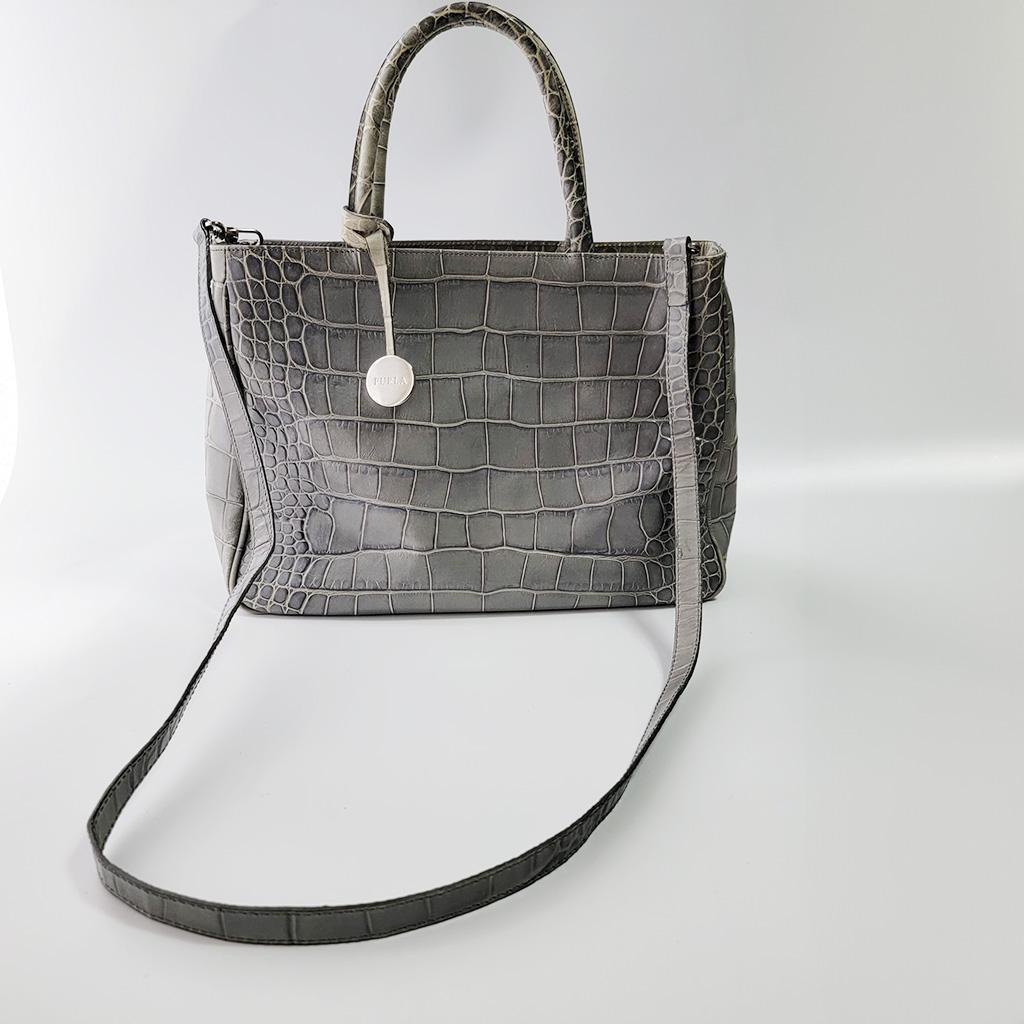 FURLAフルラ　クロコ型押し2wayトートバッグショルダーバッグ　グレー