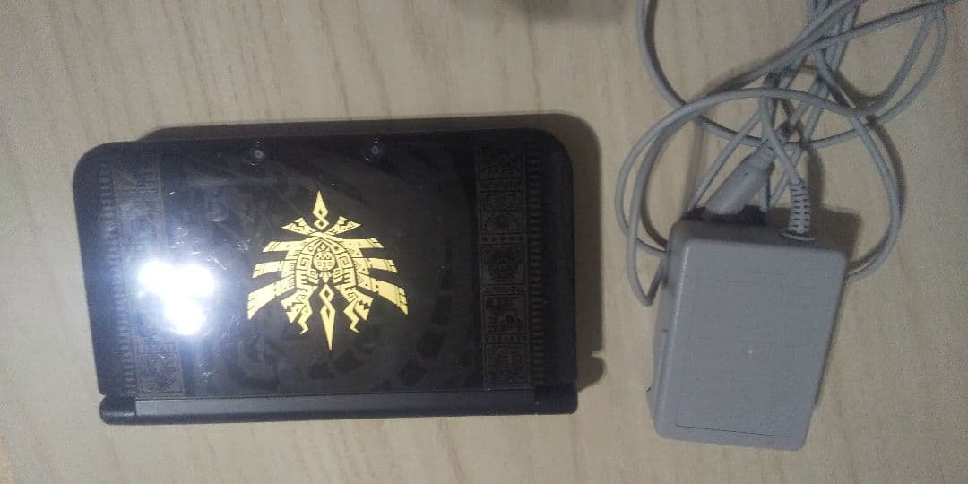 ニンテンドー 3DS LL 本体 ゴアマガラブラック