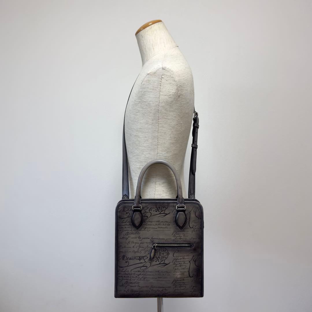 限定 定価46.5万円 ベルルッティ プルミエジュール カバ レザートートバッグ 限定 定価46.5万円 ベルルッティ プルミエジュール カバ レザートートバッグ