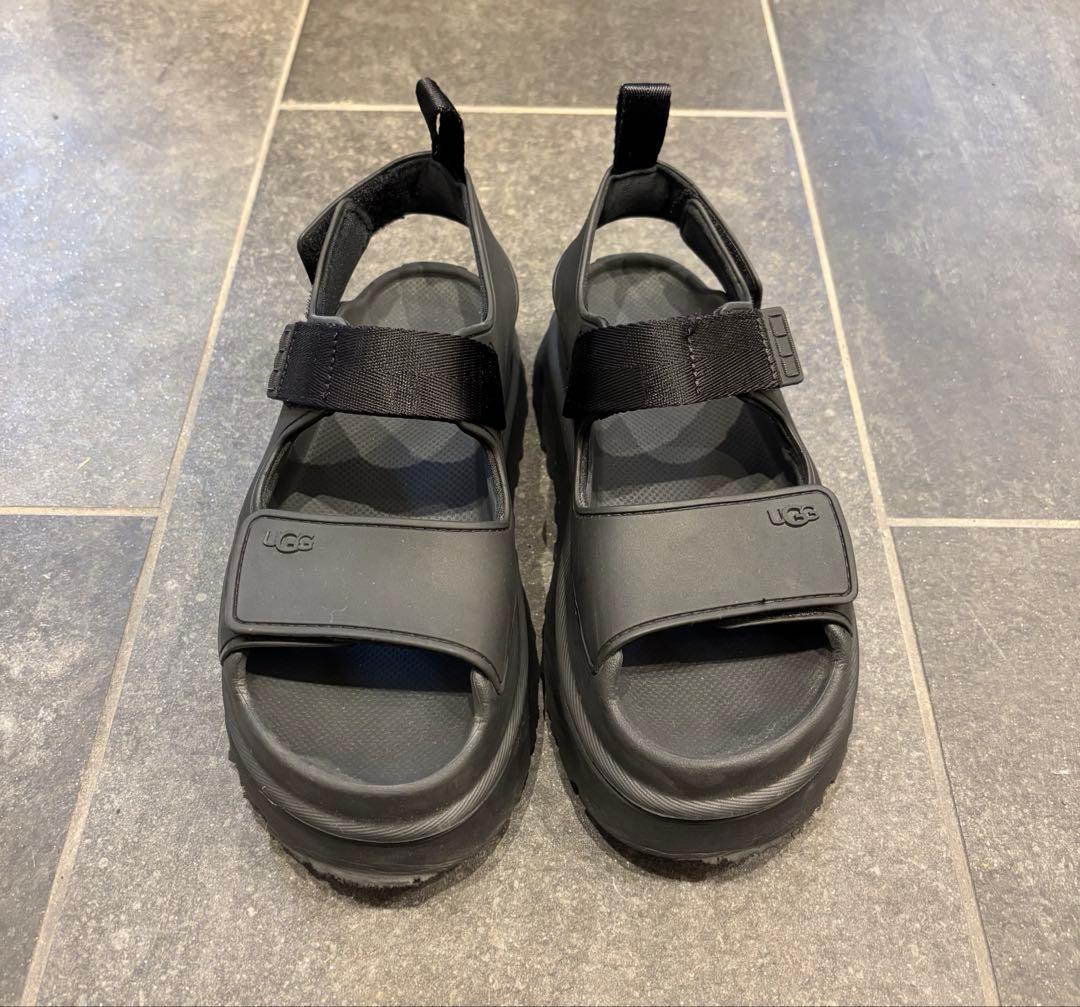 UGG アグ WGOLDENGLOW サンダル