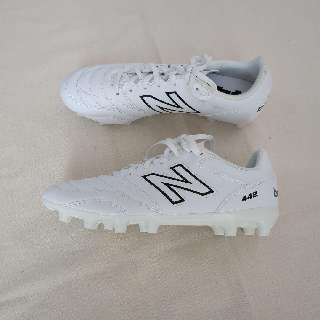 New Balance ホワイト スパイクシューズ