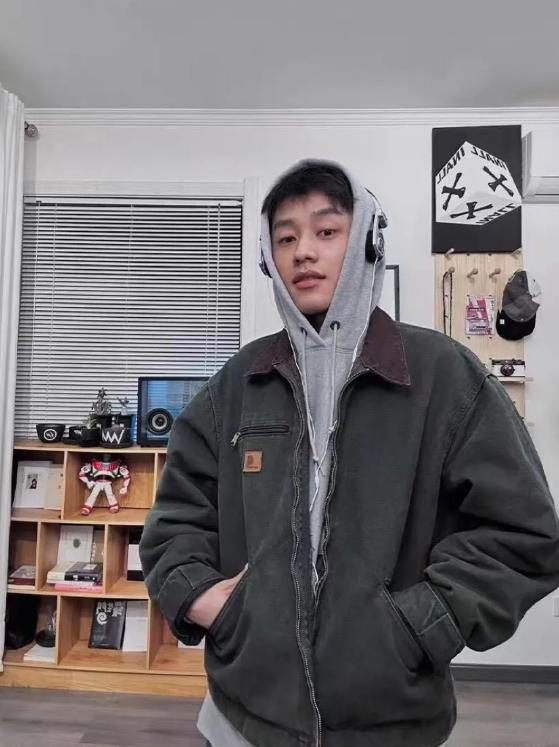 Carhartt J97デトロイトジャケット ダックジャケット XLサイズ