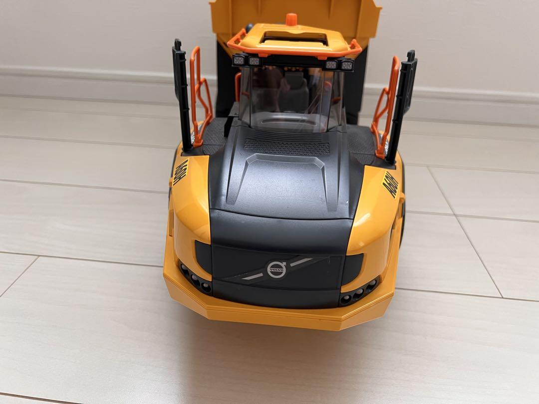 VOLVO A60H ダンプトラック　コマツショベルカー2点