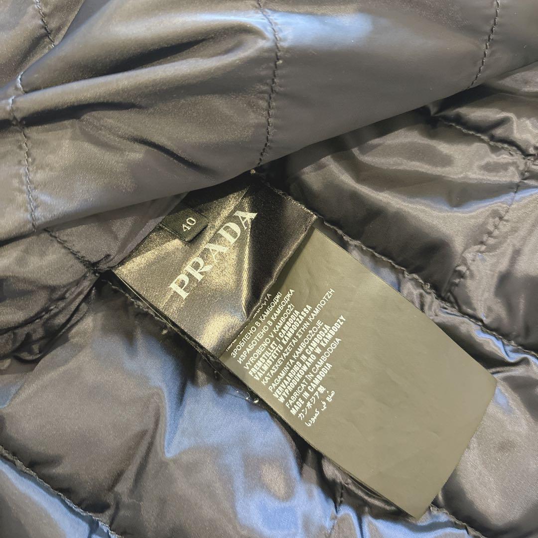 超人気ブティック ジャケット ライトダウン PRADA 三角ロゴプレート サイズ40 ブラック ジャケット・アウター